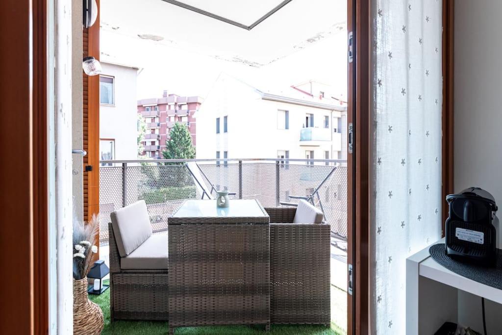 Appartamento Caterina A 5 Minuti Da Milano Fiere E San Siro Con Wifi-Netflix-Free Parking Zewnętrze zdjęcie