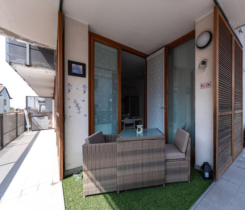 Appartamento Caterina A 5 Minuti Da Milano Fiere E San Siro Con Wifi-Netflix-Free Parking Zewnętrze zdjęcie